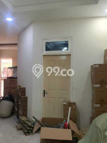 Siap Huni Rumah Mewah 4 Kamar di Kebon Jeruk Dekat ke Mana Pun Siap Huni Rumah Mewah 4 Kamar di Kebon Jeruk Dekat ke Mana Pun