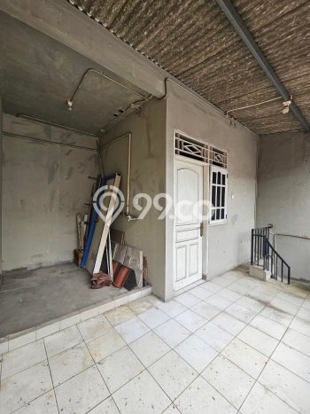 Rumah Elit Modern Tanpa Renovasi di Meruya Jakarta Barat Rumah Elit Modern Tanpa Renovasi di Meruya Jakarta Barat