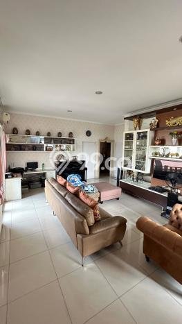 For Sale! Luxury House LT 464m2 Desain Modern di Kota Wisata For Sale! Luxury House LT 464m2 Desain Modern di Kota Wisata