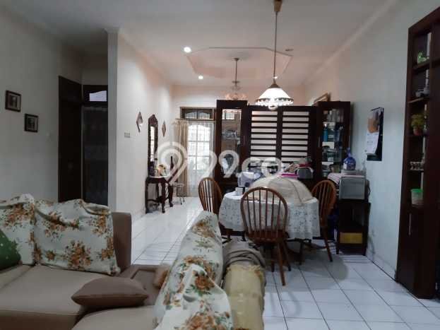 Ready to Use! Premium House LT 269m2 Desain Elegan di Pondok Labu Ready to Use! Premium House LT 269m2 Desain Elegan di Pondok Labu