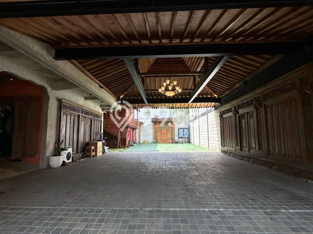 Ready to Use! Luxury House LT 600m2 Desain Elegan di Bintaro Ready to Use! Luxury House LT 600m2 Desain Elegan di Bintaro