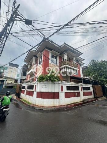 Jual Rumah Luas Elegan Dengan View Cantik di Otista, Jakarta Timur Jual Rumah Luas Elegan Dengan View Cantik di Otista, Jakarta Timur