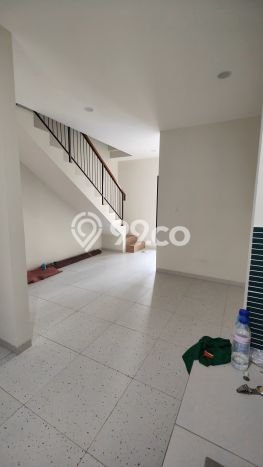 Rumah Modern Cantik 5 Kamar Bisa Langsung Pindah di Kelapa Gading Rumah Modern Cantik 5 Kamar Bisa Langsung Pindah di Kelapa Gading