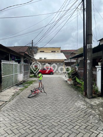 Dijual Rumah 5 Kamar Lokasi Ideal Nyaman dan Strategis di Cipondoh Dijual Rumah 5 Kamar Lokasi Ideal Nyaman dan Strategis di Cipondoh