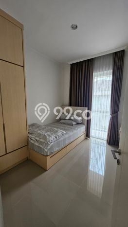 Disewakan! Rumah 3 Kamar Tidur &
3 Kamar Mandi di Gading Serpong, Tangerang Disewakan! Rumah 3 Kamar Tidur &
3 Kamar Mandi di Gading Serpong, Tangerang