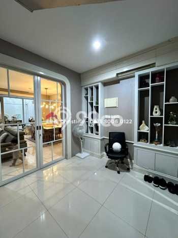 Rumah Elit Modern Siap Huni di Lebak Bulus Jakarta Selatan Rumah Elit Modern Siap Huni di Lebak Bulus Jakarta Selatan