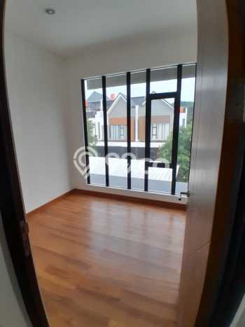 Rumah Luas Asri 3 KT Siap Pakai di Metland Menteng Jakarta Timur Rumah Luas Asri 3 KT Siap Pakai di Metland Menteng Jakarta Timur