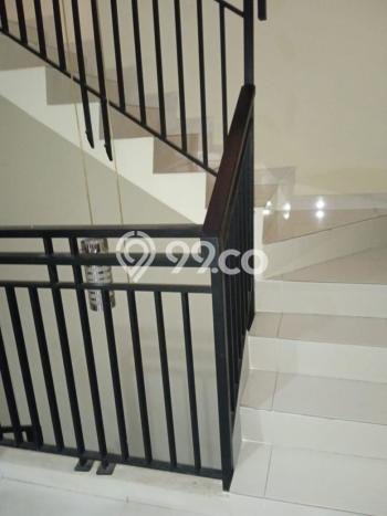 Jual Rumah Favorit Siap Huni LB 230m2 di Duren Sawit, Jakarta Timur Jual Rumah Favorit Siap Huni LB 230m2 di Duren Sawit, Jakarta Timur