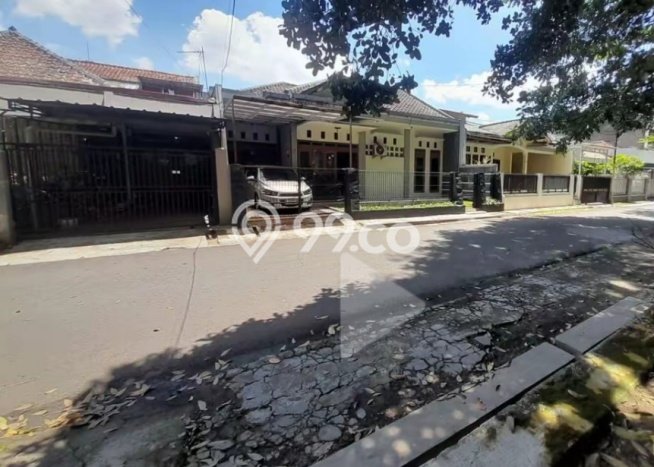 Jual Rumah Bagus Siap Huni LB 149m2 di Lengkong, Bandung Jual Rumah Bagus Siap Huni LB 149m2 di Lengkong, Bandung