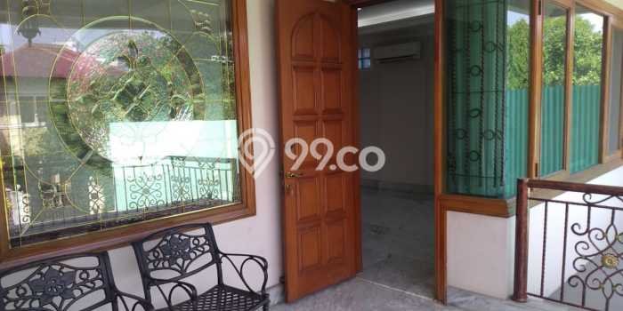 Siap Huni Rumah Mewah 4 Kamar di Menteng Dekat ke Mana Saja Siap Huni Rumah Mewah 4 Kamar di Menteng Dekat ke Mana Saja
