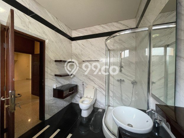 Dijual Rumah Premium dengan Fasilitas Sekitar Lengkap di Menteng, Jakarta Pusat Dijual Rumah Premium dengan Fasilitas Sekitar Lengkap di Menteng, Jakarta Pusat