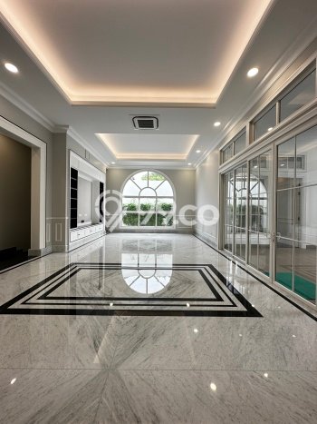 Hot Offer Hunian Mewah Ideal dan Luas di Menteng, Jakarta Pusat Hot Offer Hunian Mewah Ideal dan Luas di Menteng, Jakarta Pusat