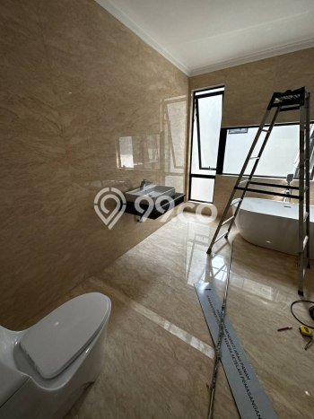 Hunian Elit LB 650m2 Siap Huni Desain Elegan di Pondok Indah, Jakarta Selatan Hunian Elit LB 650m2 Siap Huni Desain Elegan di Pondok Indah, Jakarta Selatan