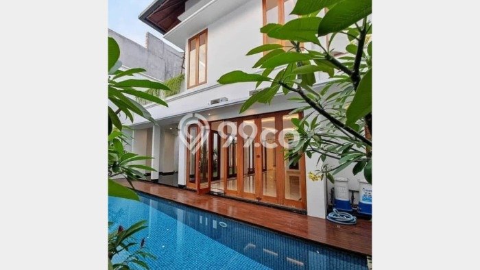 Jual Rumah Luas Megah Dengan View Eksklusif di Pondok Indah, Jakarta Selatan Jual Rumah Luas Megah Dengan View Eksklusif di Pondok Indah, Jakarta Selatan