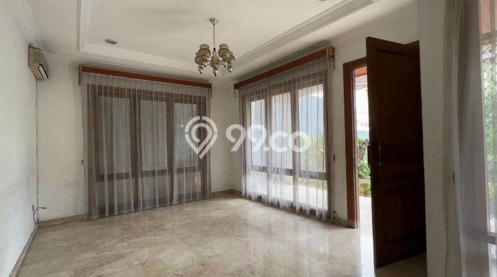 Siap Huni Rumah Mewah 5 Kamar di Mampang Prapatan Dekat ke Mana Saja Siap Huni Rumah Mewah 5 Kamar di Mampang Prapatan Dekat ke Mana Saja