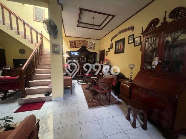Siap Huni Rumah Mewah 6 Kamar di Menteng Dekat ke Mana Pun Siap Huni Rumah Mewah 6 Kamar di Menteng Dekat ke Mana Pun