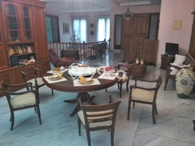 Hunian Mewah Siap Huni LT 543m2 di Kebayoran Baru, Jakarta Selatan Hunian Mewah Siap Huni LT 543m2 di Kebayoran Baru, Jakarta Selatan
