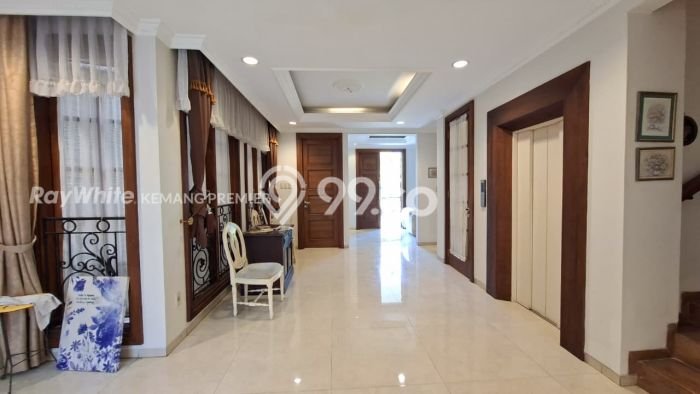 Hunian Mewah Dijual LT 158m2 di Cilandak, Jakarta Selatan Hunian Mewah Dijual LT 158m2 di Cilandak, Jakarta Selatan