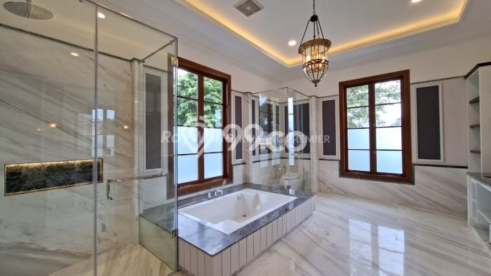 Hunian Elit LB 1000m2 Siap Pakai Desain Elegan di Kemang, Jakarta Selatan Hunian Elit LB 1000m2 Siap Pakai Desain Elegan di Kemang, Jakarta Selatan