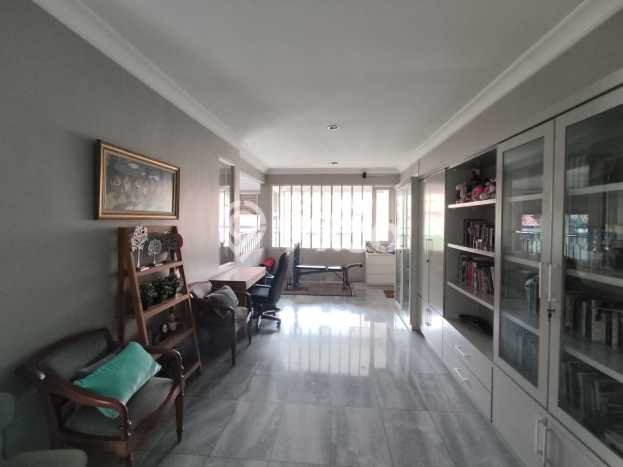 Jual Rumah Luas Elegan Dengan View Eksklusif di Pejaten, Jakarta Selatan Jual Rumah Luas Elegan Dengan View Eksklusif di Pejaten, Jakarta Selatan