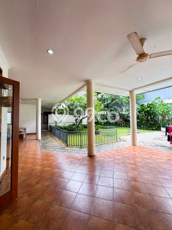 Hunian Ideal dengan LT 940m2 & LB 410m2 Dikontrakkan di Cipete Hunian Ideal dengan LT 940m2 & LB 410m2 Dikontrakkan di Cipete