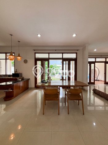 Hunian Ideal dengan LT 940m2 & LB 410m2 Dikontrakkan di Cipete Hunian Ideal dengan LT 940m2 & LB 410m2 Dikontrakkan di Cipete