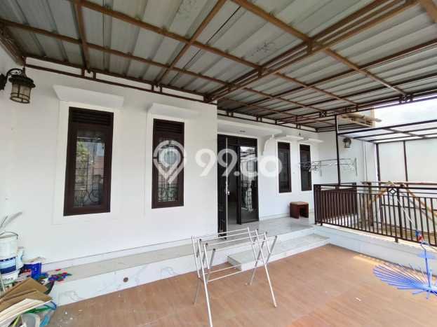 Rumah Modern 5 KT di Terusan Buah Batu Bandung Semi Furnished Rumah Modern 5 KT di Terusan Buah Batu Bandung Semi Furnished