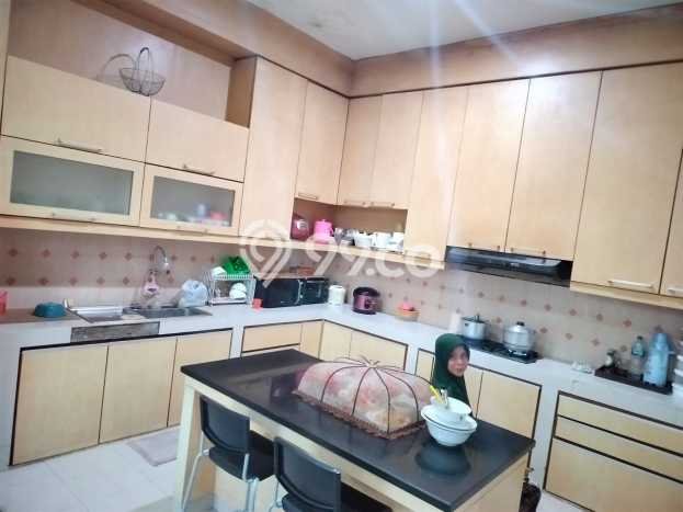 Disewakan Hunian Premium dengan 6 KT & 7 KM di Bandung Disewakan Hunian Premium dengan 6 KT & 7 KM di Bandung