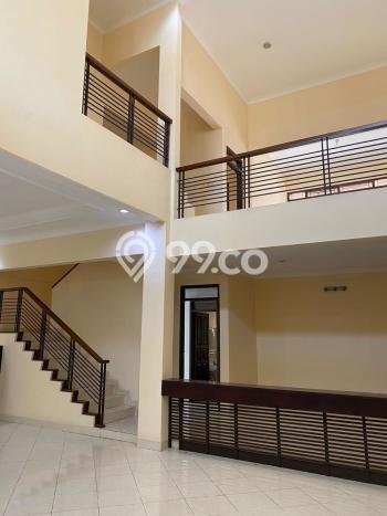 Rumah Mewah LB 450m2 Siap Pakai Desain Elegan di Setra Indah, Bandung Rumah Mewah LB 450m2 Siap Pakai Desain Elegan di Setra Indah, Bandung