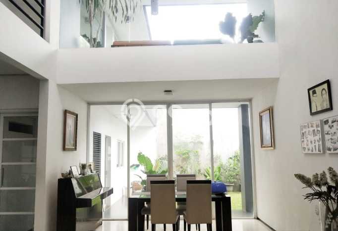 Hunian Elit LB 430m2 Siap Pakai Desain Elegan di Bintaro, Tangerang Selatan Hunian Elit LB 430m2 Siap Pakai Desain Elegan di Bintaro, Tangerang Selatan