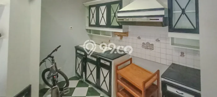 Disewakan! Rumah 4 Kamar Tidur &
4 Kamar Mandi di Bintaro, Tangerang Selatan Disewakan! Rumah 4 Kamar Tidur &
4 Kamar Mandi di Bintaro, Tangerang Selatan