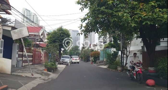 Sewa Rumah Harga Terjangkau di Tanjung Duren Jakarta Barat Punya 6 Kamar Tidur Sewa Rumah Harga Terjangkau di Tanjung Duren Jakarta Barat Punya 6 Kamar Tidur