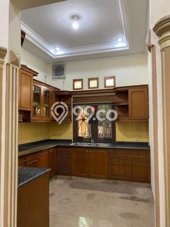 Rumah Elit LB 220m2 Siap Pakai Desain Elegan di Taman Palem, Jakarta Barat Rumah Elit LB 220m2 Siap Pakai Desain Elegan di Taman Palem, Jakarta Barat