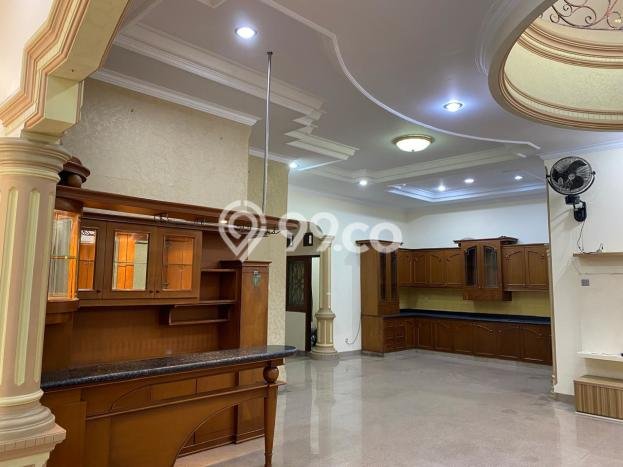 Rumah Elit LB 220m2 Siap Pakai Desain Elegan di Taman Palem, Jakarta Barat Rumah Elit LB 220m2 Siap Pakai Desain Elegan di Taman Palem, Jakarta Barat
