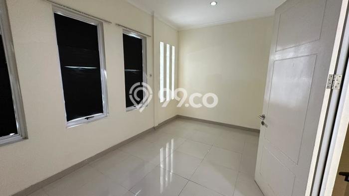 Siap Huni Hunian Elit 3 Kamar di Cengkareng Dekat ke Mana Saja Siap Huni Hunian Elit 3 Kamar di Cengkareng Dekat ke Mana Saja