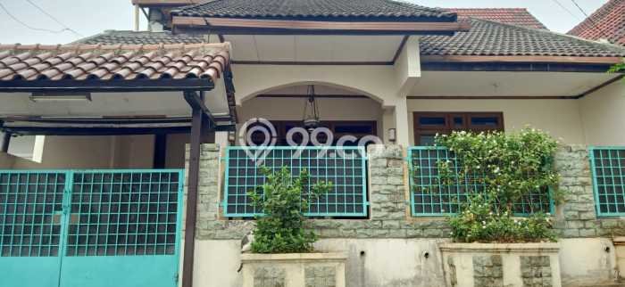 For Sale Rumah 5 Kamar Lokasi Ideal Bagus dan Strategis di Cinere For Sale Rumah 5 Kamar Lokasi Ideal Bagus dan Strategis di Cinere