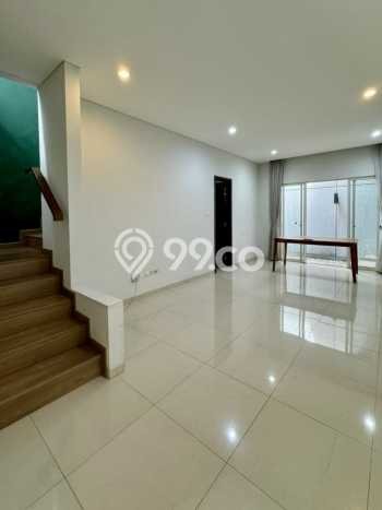 Ready to Use! Luxury House LT 105m2 Desain Modern di Lebak Bulus Ready to Use! Luxury House LT 105m2 Desain Modern di Lebak Bulus
