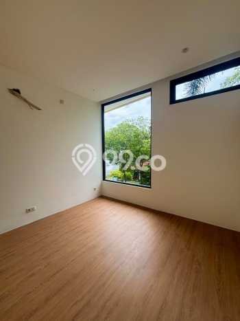 Ready to Use! Luxury House LT 161m2 Desain Elegan di Kemang Ready to Use! Luxury House LT 161m2 Desain Elegan di Kemang