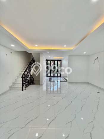 Rumah Elit Modern Siap Huni di Pejaten Jakarta Selatan Rumah Elit Modern Siap Huni di Pejaten Jakarta Selatan