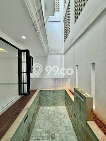 Rumah Elit Modern Siap Huni di Pejaten Jakarta Selatan Rumah Elit Modern Siap Huni di Pejaten Jakarta Selatan