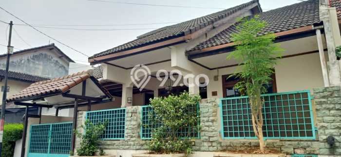 For Sale Rumah 5 Kamar Lokasi Ideal Bagus dan Strategis di Cinere For Sale Rumah 5 Kamar Lokasi Ideal Bagus dan Strategis di Cinere