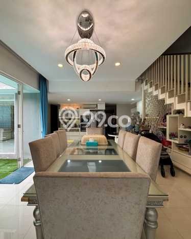 Jual Rumah Luas Elegan Dengan View Cantik di Veteran, Jakarta Selatan Jual Rumah Luas Elegan Dengan View Cantik di Veteran, Jakarta Selatan