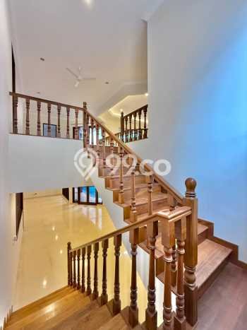 Hunian Elit LB 500m2 Siap Huni Desain Elegan di Lebak Bulus, Jakarta Selatan Hunian Elit LB 500m2 Siap Huni Desain Elegan di Lebak Bulus, Jakarta Selatan
