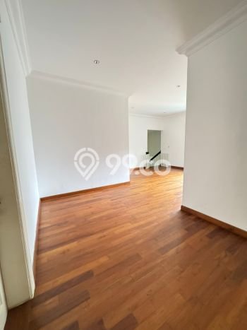 For Sale! Luxury House LT 1m2 Desain Modern di Senopati For Sale! Luxury House LT 1m2 Desain Modern di Senopati