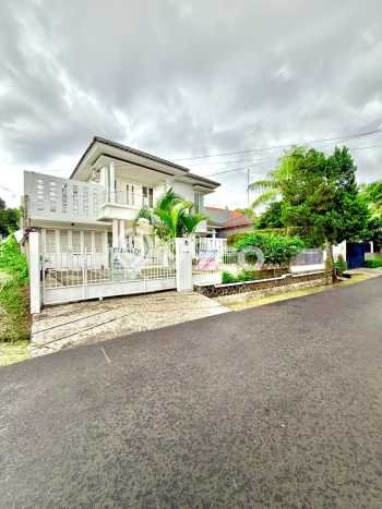 Hunian Elit LB 500m2 Siap Pakai Desain Elegan di Cirendeu, Jakarta Selatan Hunian Elit LB 500m2 Siap Pakai Desain Elegan di Cirendeu, Jakarta Selatan