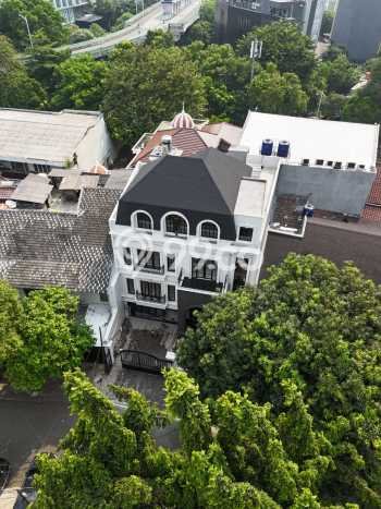 Siap Huni Hunian Elit 6 Kamar di Kebayoran Baru Dekat ke Mana Pun Siap Huni Hunian Elit 6 Kamar di Kebayoran Baru Dekat ke Mana Pun