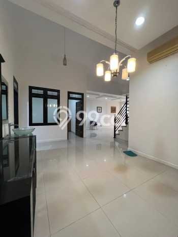 Rumah Luxury Modern Tanpa Renovasi di Pondok Indah Jakarta Selatan Rumah Luxury Modern Tanpa Renovasi di Pondok Indah Jakarta Selatan