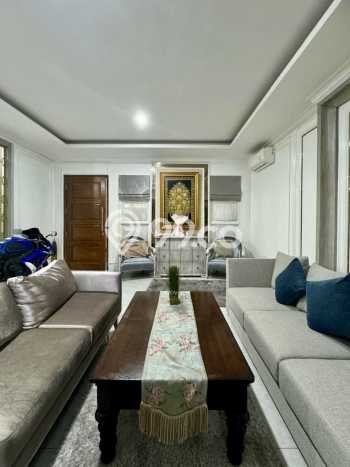 Ready to Use! Premium House LT 207m2 Desain Modern di Lebak Bulus Ready to Use! Premium House LT 207m2 Desain Modern di Lebak Bulus