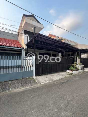 Rumah Luxury Modern Tanpa Renovasi di Pondok Indah Jakarta Selatan Rumah Luxury Modern Tanpa Renovasi di Pondok Indah Jakarta Selatan