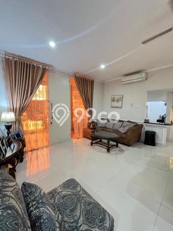 Rumah Elit Akses Strategis di Tangerang Selatan Semi Furnished Rumah Elit Akses Strategis di Tangerang Selatan Semi Furnished